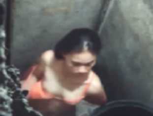 Danna Garcel – Naliligo sa Banyo Boso Video