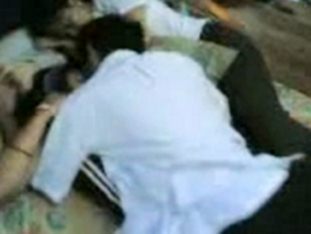 Lasing na Dalaga, Nilamas ang Dede ng Tropa at Iniyot