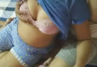 Leaked Bente Anyos na Pamangkin Nilamas ni Ninong Ang Suso