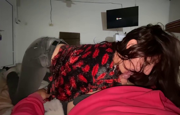 Pinay Signal Mom Sinupsop Ang Titi na Parang Humihigop ng MilkTea